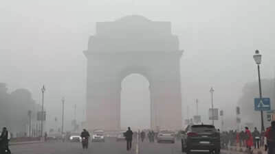 air-in-delhi-ncr-very-poor,-aqi-crosses-400-in-man