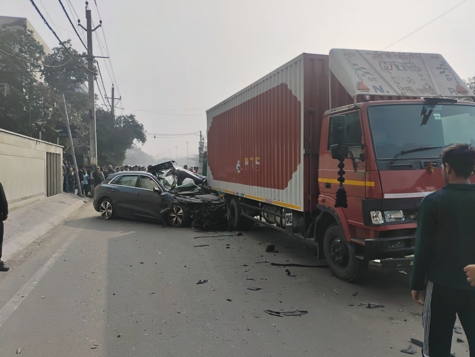 okhla-road-accident