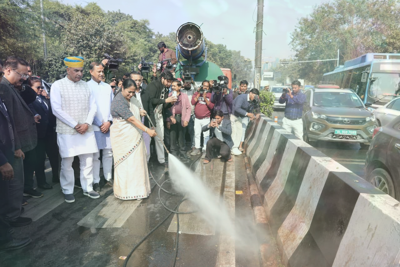 ring-road-washing-drive-dust-pollution-cm