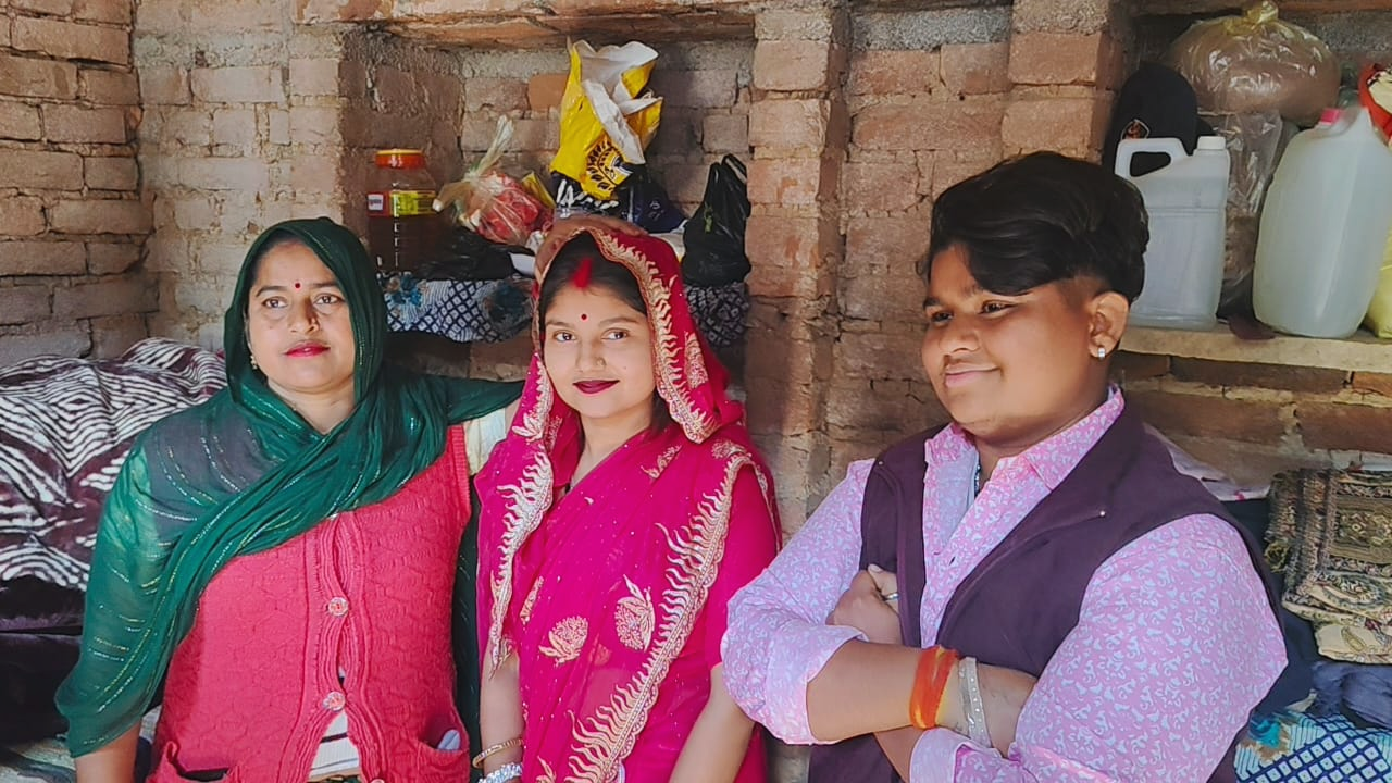 up-love-story-two-girls-court-married