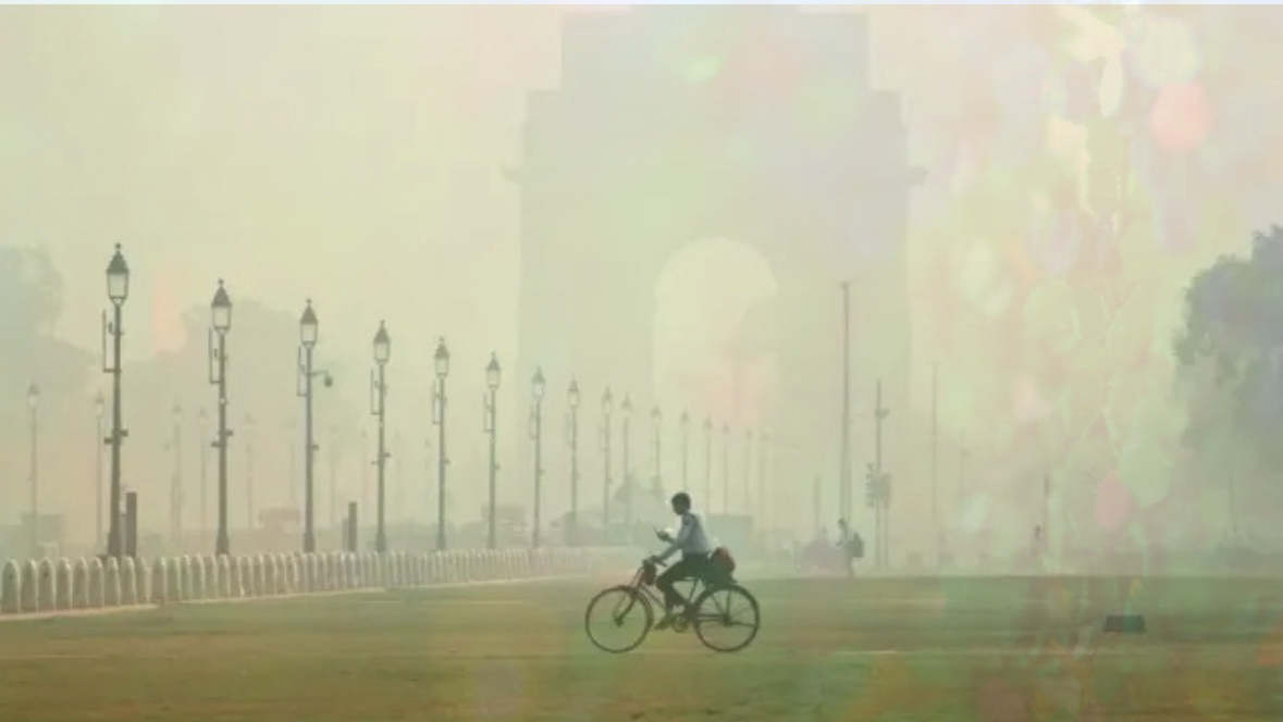 pollution-reaches-its-peak-in-delhi-ncr,-aqi-cross