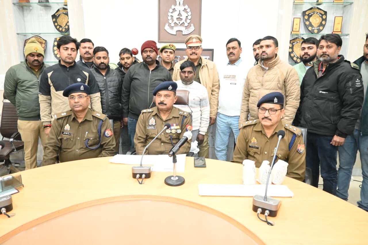 up-police-liquor-smugglers