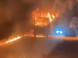 moving-bus-caught-fire-in-raisen-the-fire-was-spa
