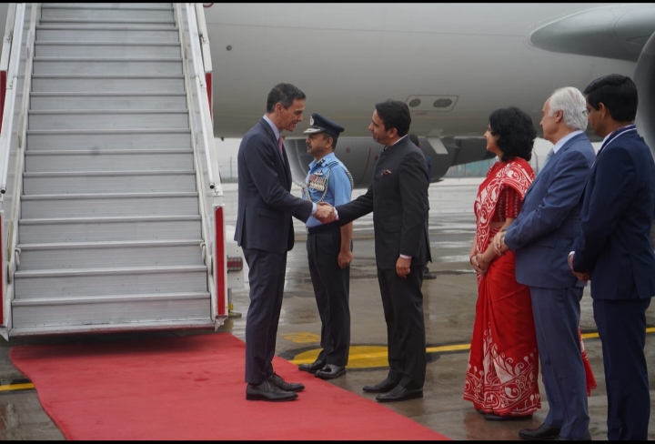 spain-president-arrives-india