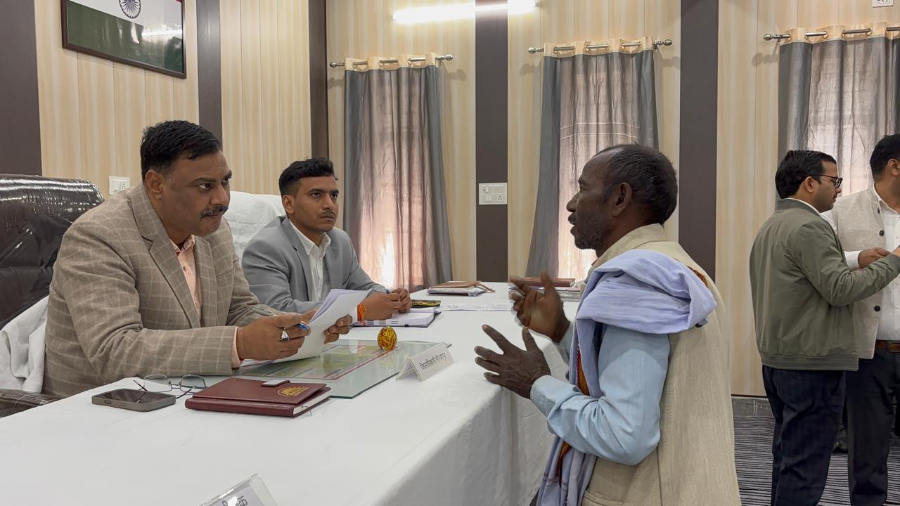 up-i-am-alive-sir-mirzapur