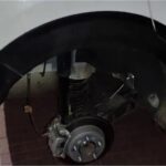 ना जैक – ना शोर, बस चंद ईंटें और खेल खत्म! सहारनपुर में नई गाड़ी के साथ जो हुआ, उसे देख पुलिस भी रह गई दंग