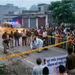 बीच सड़क पर पूर्व पार्षद को उतारा मौत के घाट, मरने तक मौके पर खड़े रहे बेखौफ