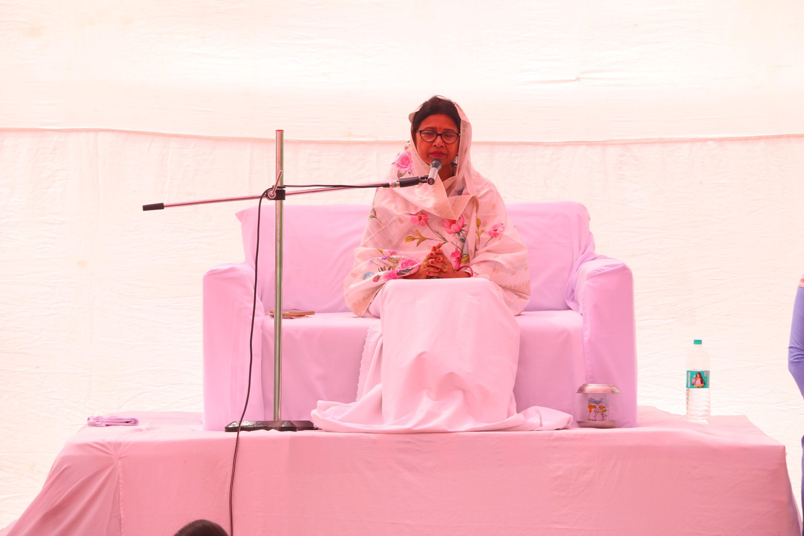 atam-gayn-manavta-our-dhrsti-k