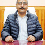 राजस्व अभिलेखीय कार्य निजी व्यक्ति से कराने पर दो रजिस्ट्रार कानूनगो पदावनत