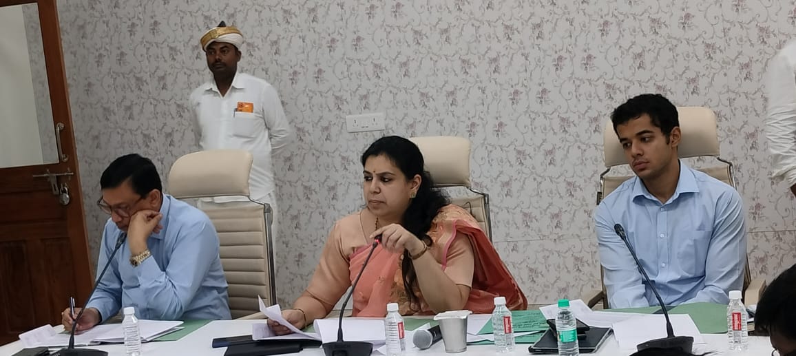 up-deoria-lekhpal-suspend-fir