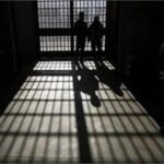 थाने के शौचालय में आरोपी की मौत, पुलिस कस्टडी में सुसाइड से मचा हड़कंप… कोतवाल और सिपाही सस्पेंड