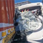 भीषण सड़क हादसा: दो वाहन चालक की जिंदा जलकर मौत, खलासी गंभीर रूप