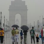 दिल्ली-NCR में कुदरत का यू-टर्न: झमाझम बारिश और गरज-चमक से थमा गर्मी का सितम, 50km की रफ्तार से चलेंगी हवाएं