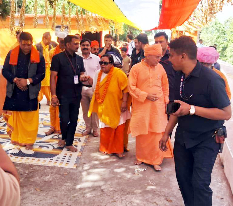 former-cm-uma-bharti-visits-de