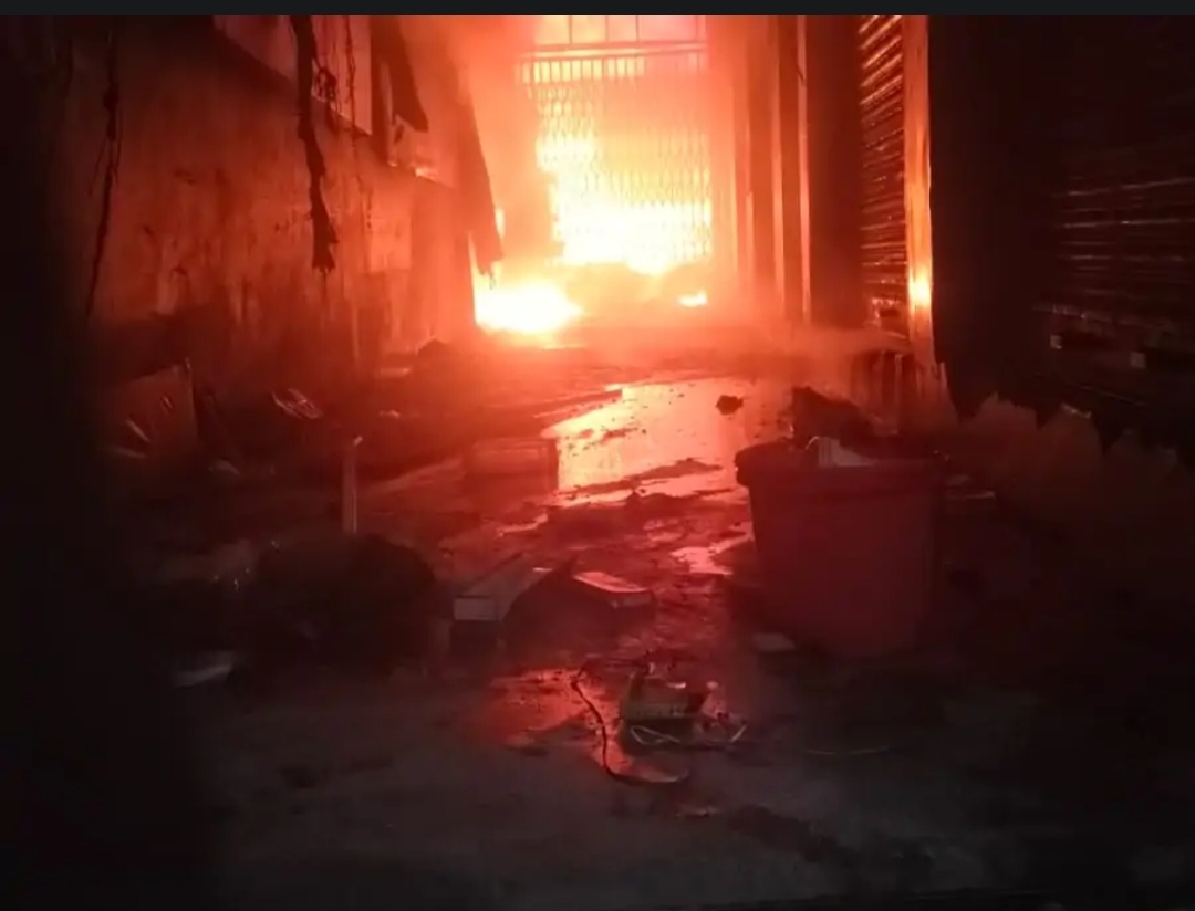 massive-fire-guts-electronics-