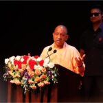 जिलाधिकारी फील्ड में रहकर राहत कार्यों व अन्य आवश्यकताओं के लिए शासन से समन्वय रखें: CM योगी