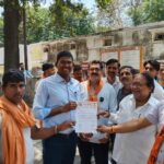 राजा शिवाजी’ फिल्म को टैक्स फ्री करने की मांग तेज, शिवसेना ने सौंपा ज्ञापन
