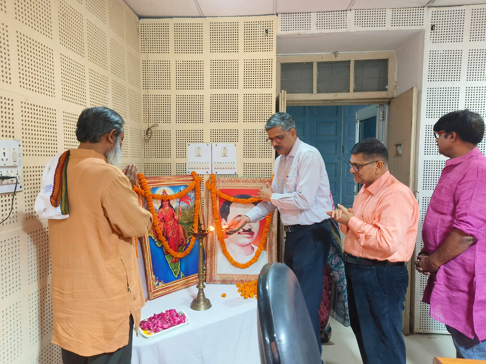 up-vns-savdeshi-jagran-manch-k