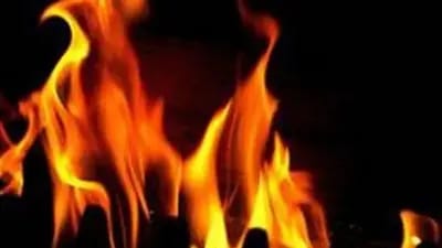apple-tray-fire-death-nepal