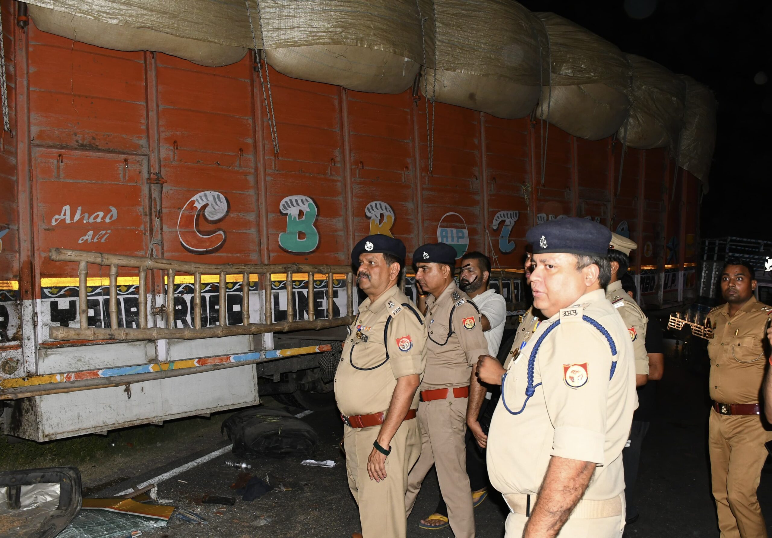 horrific-road-accident-17-inju
