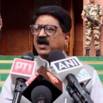 छह सांसदों के अलग होने के मुद्दे पर शिवसेना उद्धव गुट के नेता लोकसभा अध्यक्ष से मिले