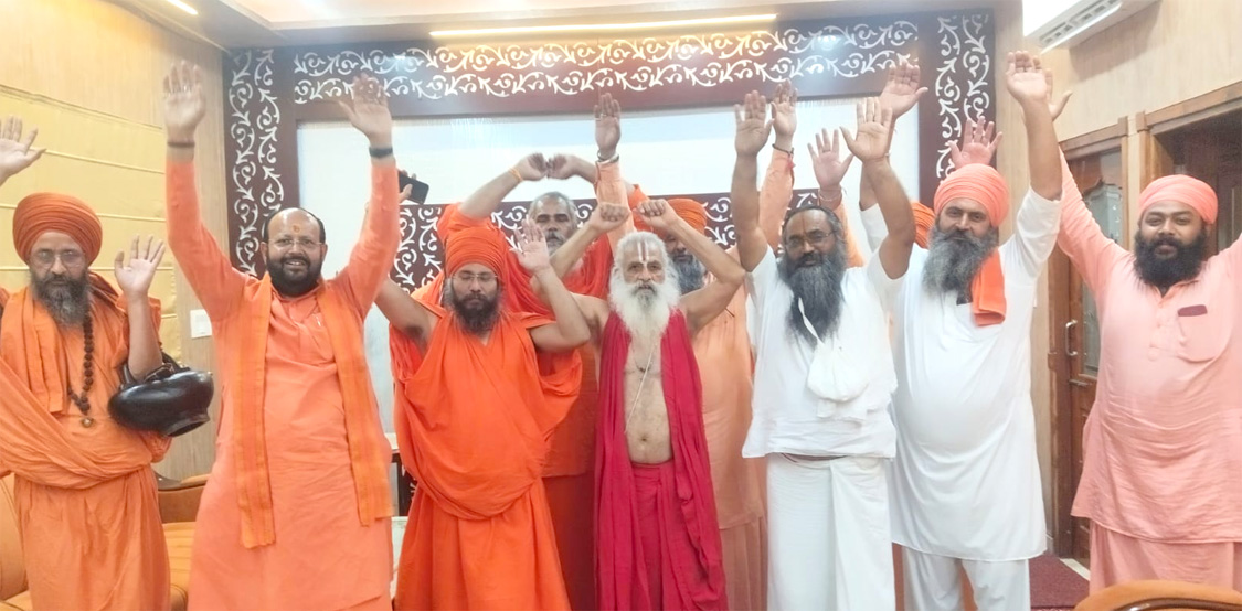 uk-sant-meeting-champat-roy