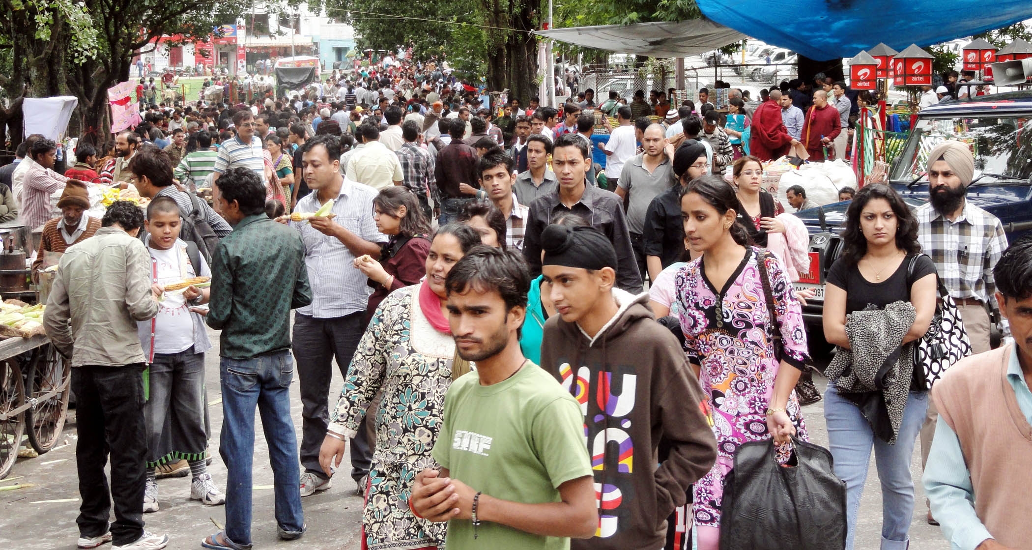 influx-of-over-10000-tourists