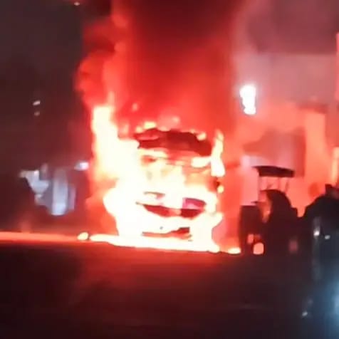 uk-volvo-bus-catches-fire