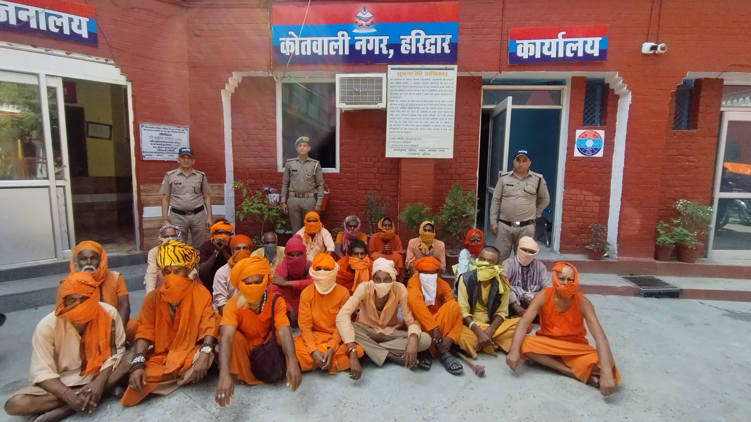 uk-fake-sadhus-arrested