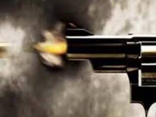 two-people-shot-a-man-in-a-min