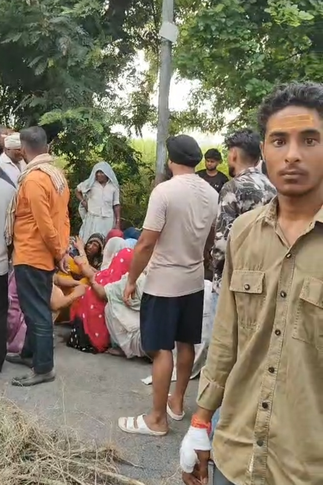up-road-accident-death-