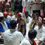 राहुल-अखिलेश की हिरासत पर मुजफ्फरनगर में सपा का उग्र प्रदर्शन