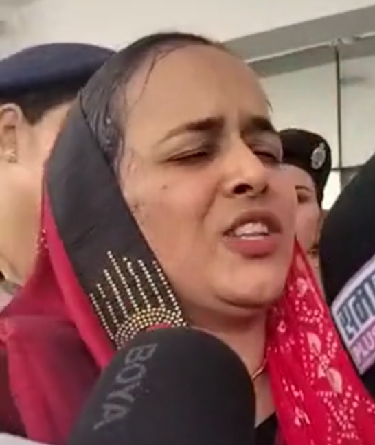 agra-cantt-issue-aisma-protest
