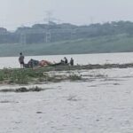 प्रजनन काल में भी यमुना में मछलियों का शिकार, दूषित पानी बना मछली प्रजातियों के लिए संकट