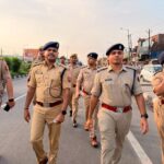 हर-हर महादेव के जयघोष के बीच मुजफ्फरनगर पुलिस अलर्ट, कांवड़ मार्ग पर उतरे एसपी सिटी अमृत जैन