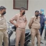 कपड़ा व्यापारी ने फांसी लगाकर दी जान, दो दिन बाद कमरे से बदबू आने पर खुला मौत का राज