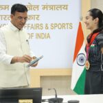 केंद्रीय खेलमंत्री मंडाविया ने अनाहत सिंह और जूनियर स्क्वैश टीम को किया सम्मानित