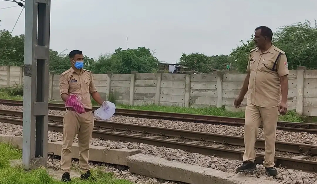train-accident-men-died