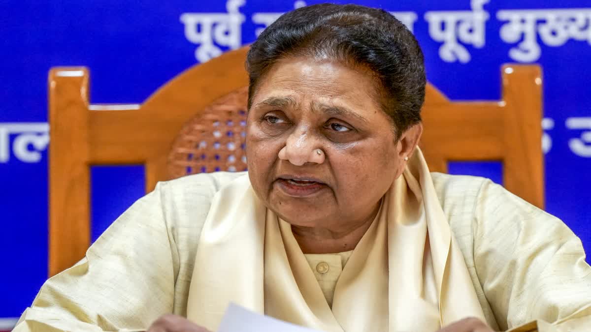 mayawati-lko-bsp-office-meet-
