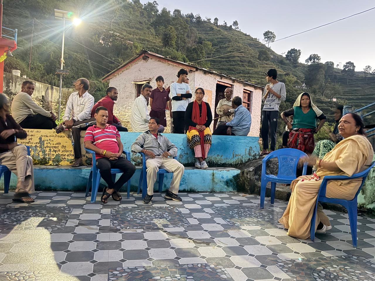 uk-villagers-prominently-rais