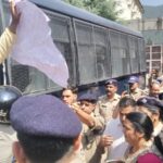 प्रभारी मंत्री के कार्यक्रम में कांग्रेसियों का प्रदर्शन,पुलिस से हुई नोकझोंक