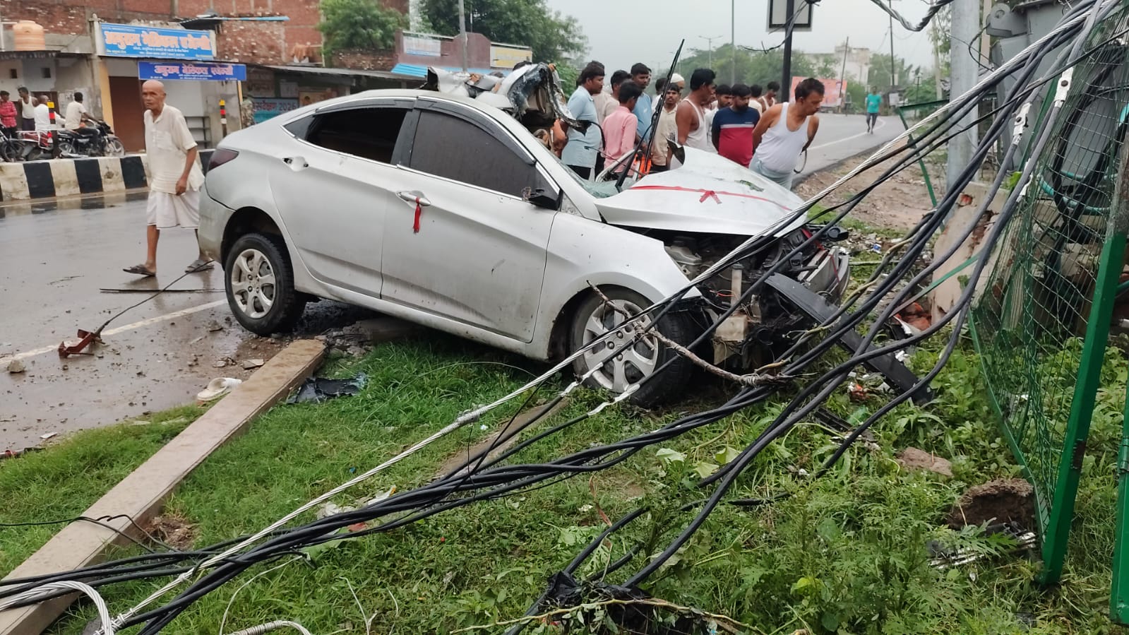 up-road-eccident-three-death