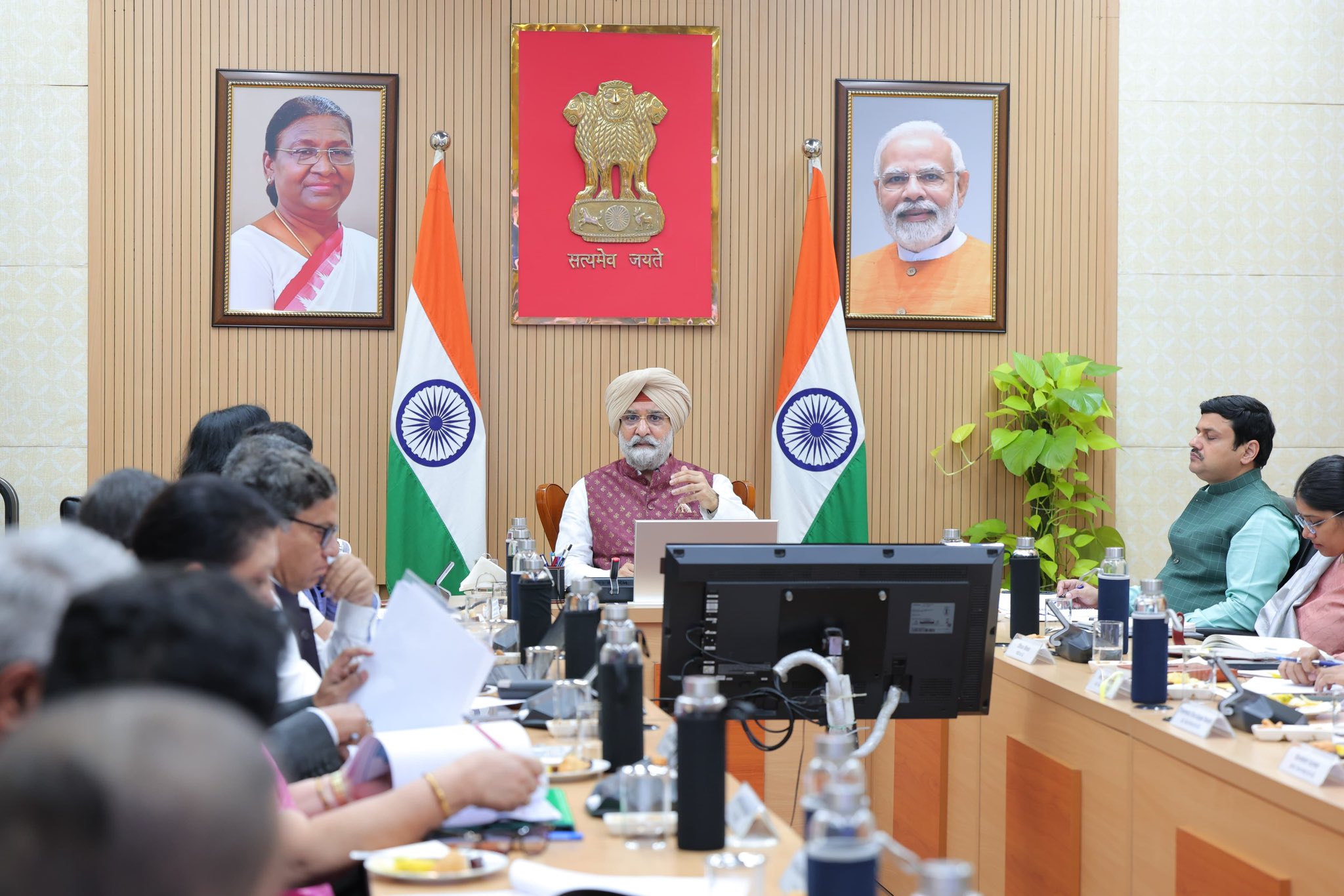 lg-review-meeting-vice-chancellors-
