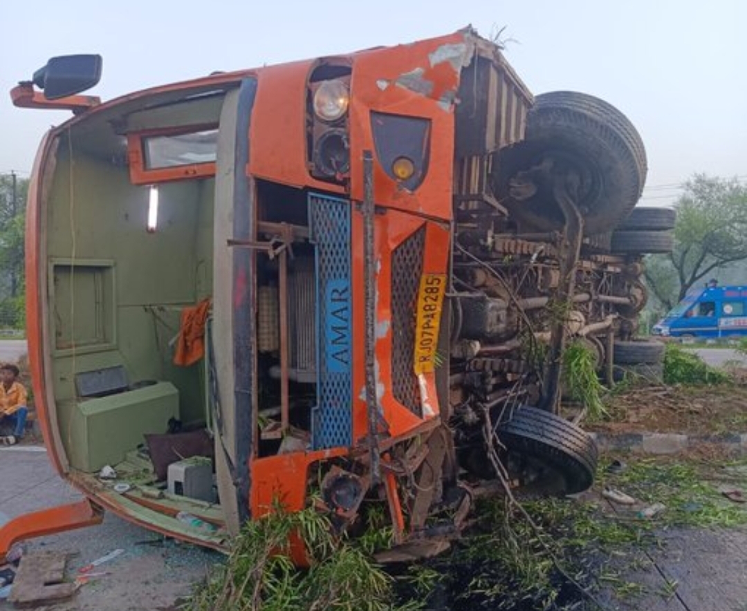 uncotrolled-bus-accident-