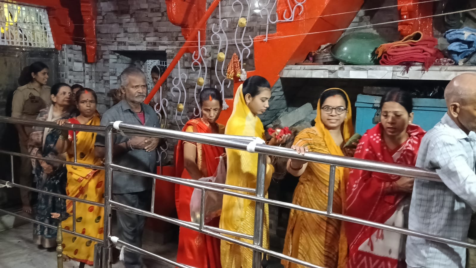up-vns-shardiy-navratra-darsha