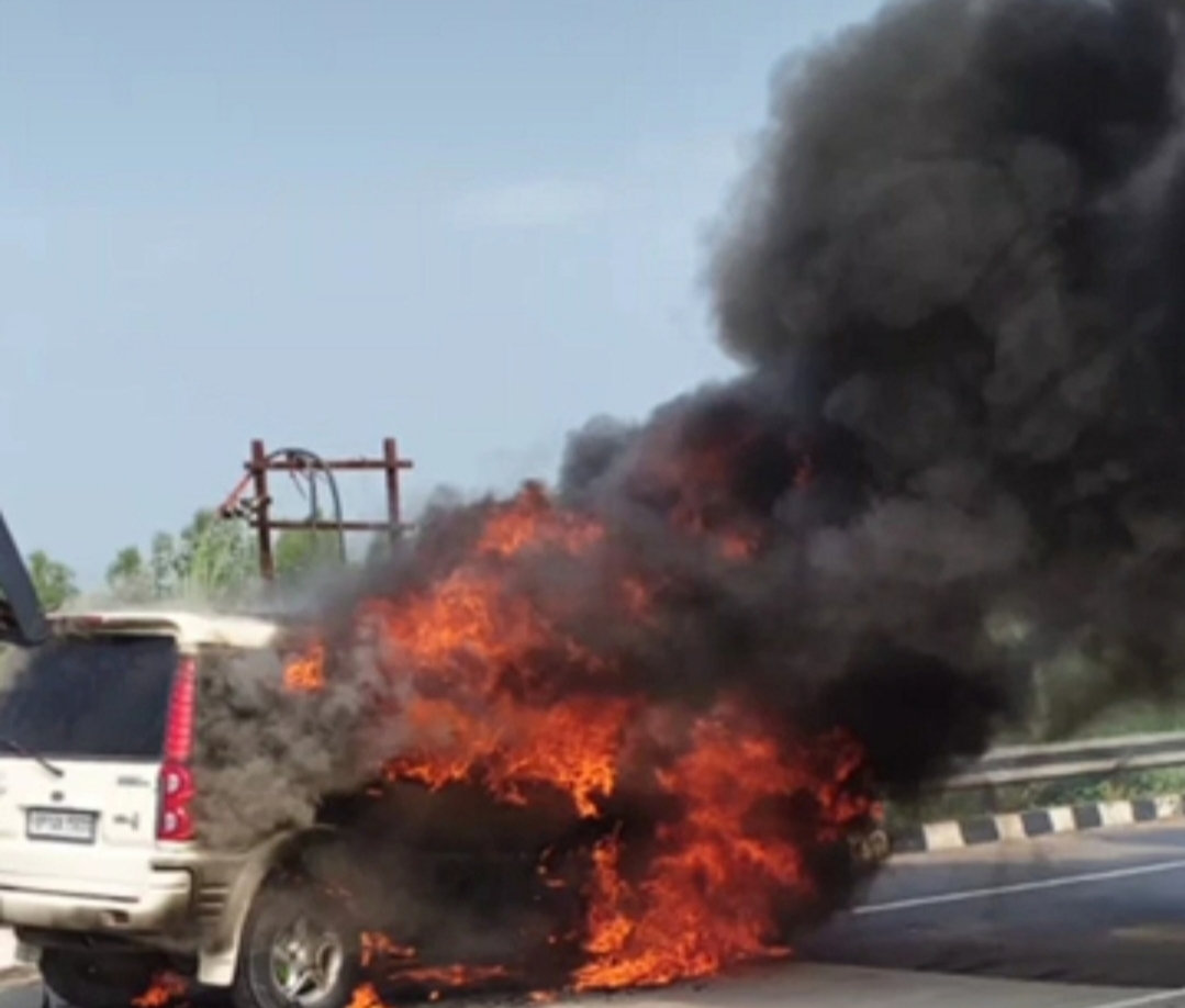 -up-bijnor-car-fire-