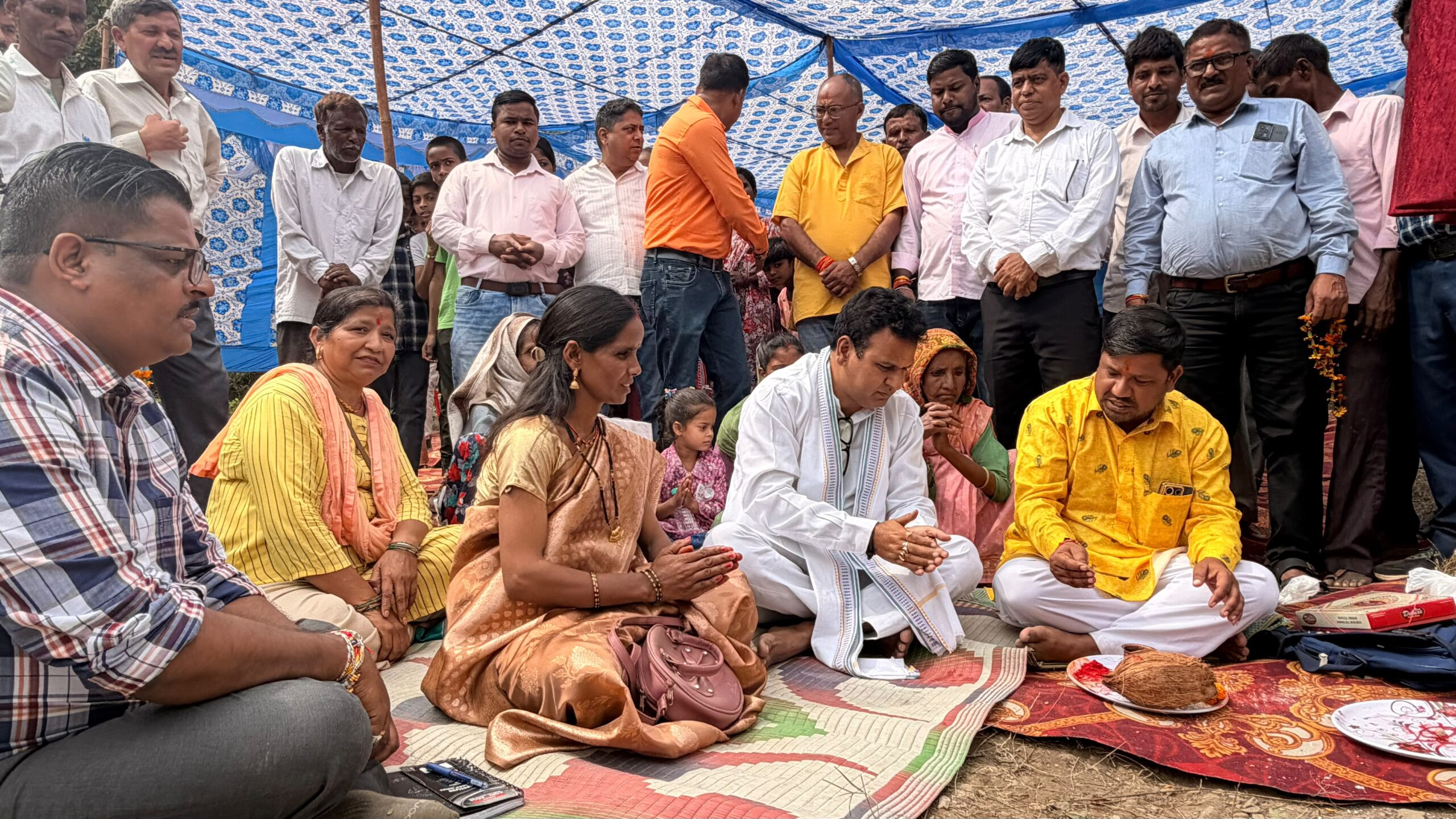 mla-kandari-lays-foundation