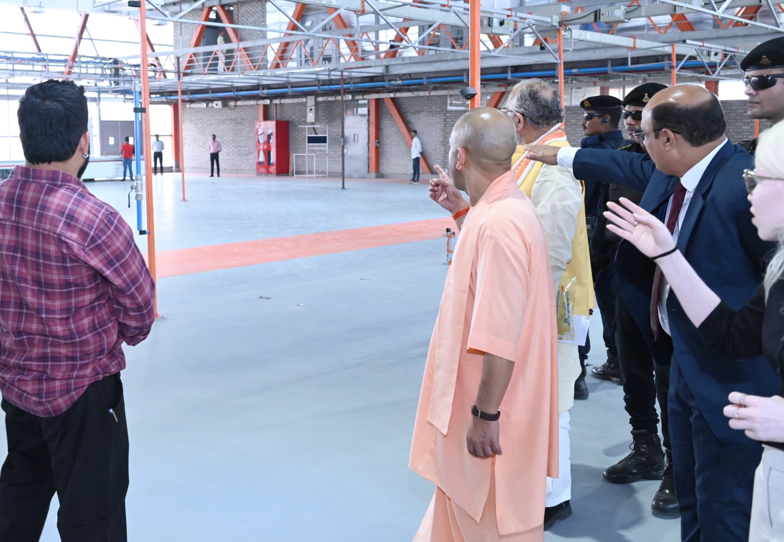 up-vns-cm-yogi-visit-arvind-