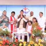 मुख्यमंत्री पुष्कर धामी ने रामपुर तिराहा स्मारक पर शहीदों को किया नमन