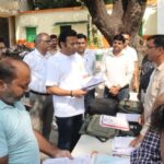 जिला निर्वाचन अधिकारी ने मनोहरपुर विद्यालय में विशेष अभियान का किया निरीक्षण